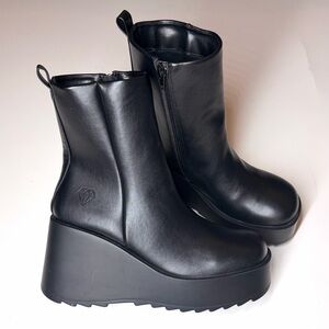 Rock & Candy Women’s Tioda Black Platform Gothic Ankle Boots Size- 7.5